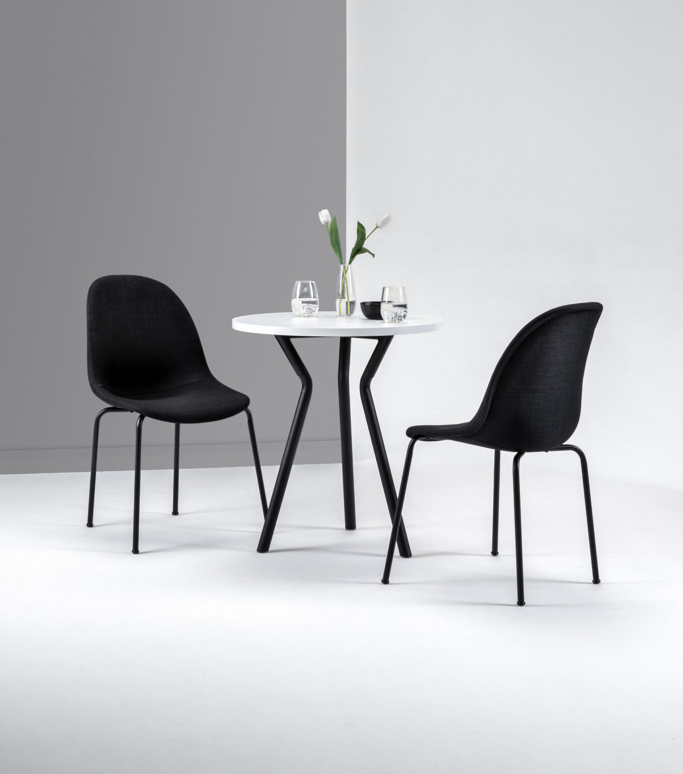 MESA MAGNOLIA BAR BAJA NEGRA – ambientada1